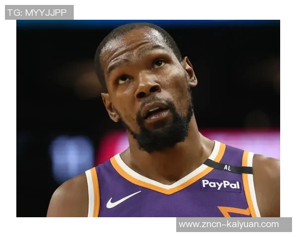 杜兰特与美女主持轻松互动分享快乐心情的背后故事 杜兰特与美女主持轻松互动分享快乐心情的背后故事