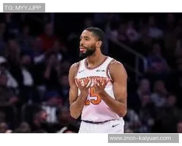 迈克布朗在勇士拓展进攻理念但坚实防守基础依然不可或缺 迈克布朗在勇士拓展进攻理念但坚实防守基础依然不可或缺