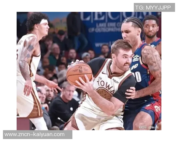 斯潘塞出战102分钟勇士每百回合净胜对手超25分展现强大实力 斯潘塞出战102分钟勇士每百回合净胜对手超25分展现强大实力